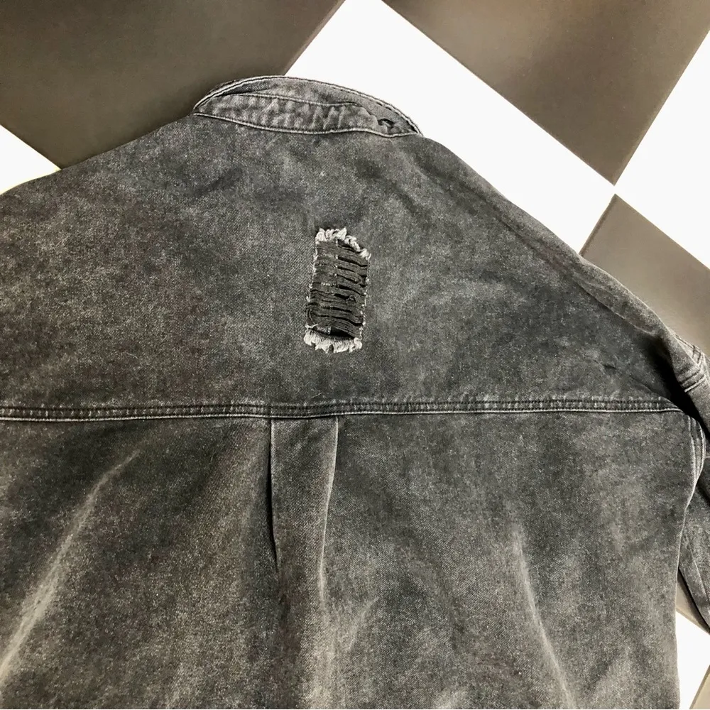 Distressed Denim Faded Black Jean Jacket Denim Button Front Raw Hem Oversized L Size L - Image 8