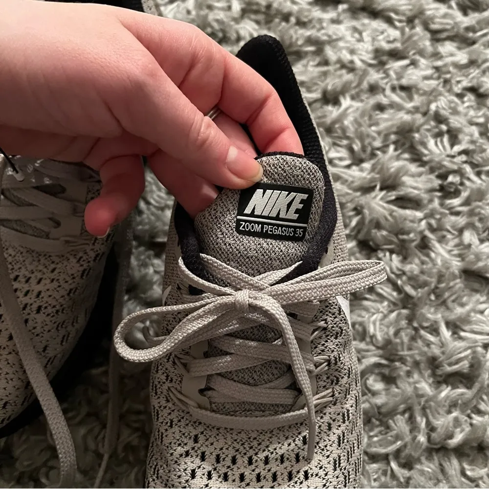 Nike Pegasus zoom sneakers size 7.5 - Image 5