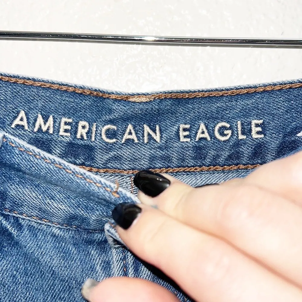 American Eagle High Rise Light To Medium Wash Women’s Distressed Mom Jeans - Image 4