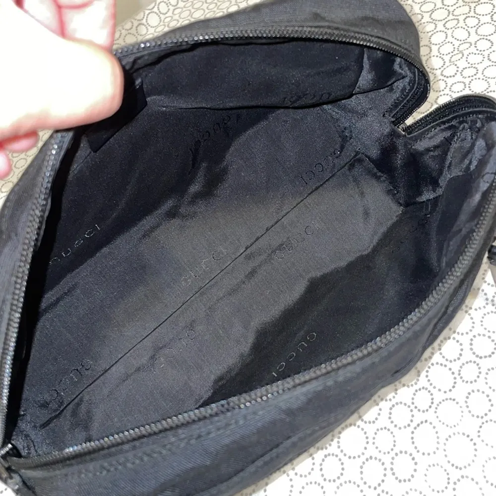 Gucci  Canvas Pouch Bag with Handle - Image 6