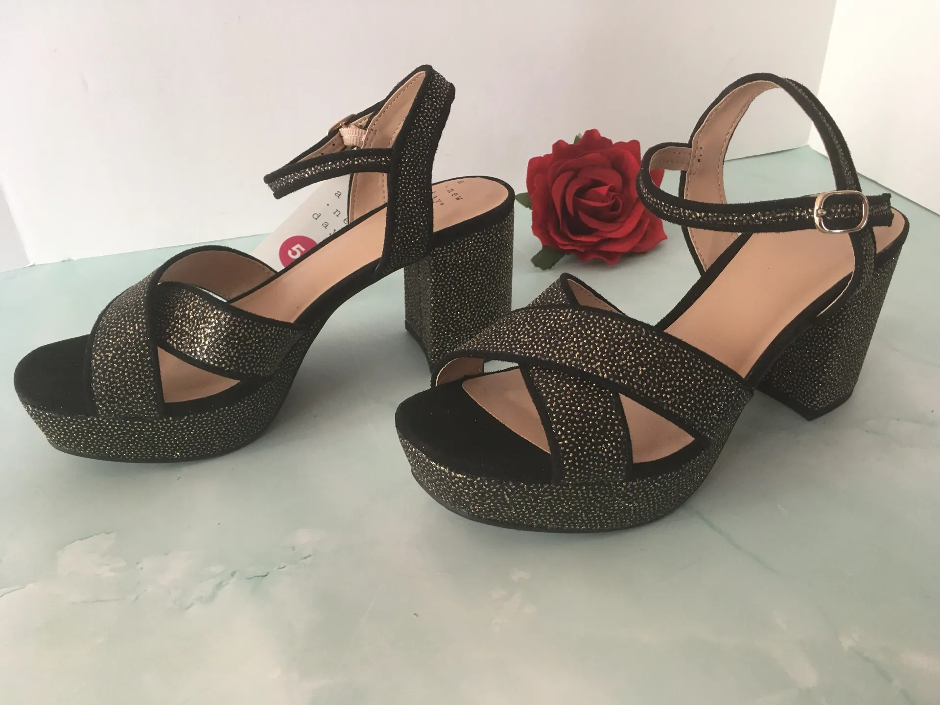 Black/Gold Heels, Size 5 1/2 Black - Image 3