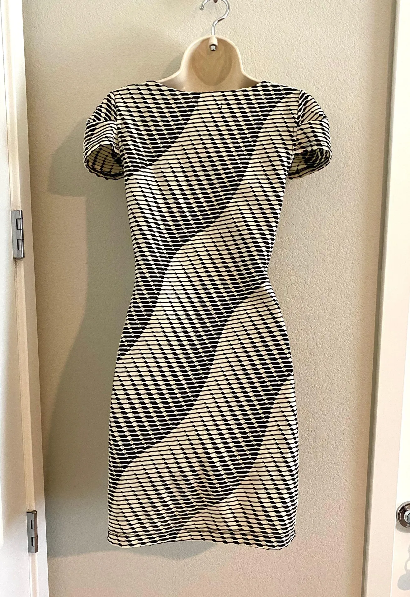 NWOT UO Silence & Noise body con dress. Sz M - Image 3