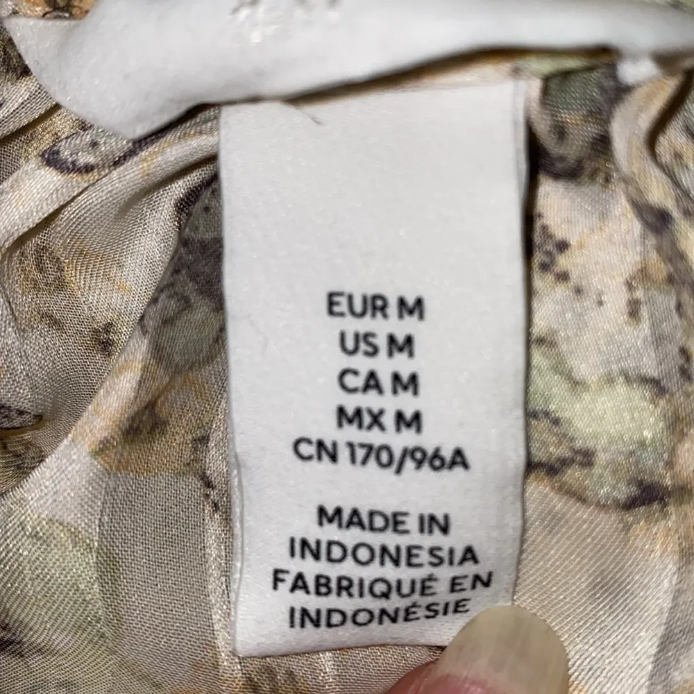 floral semi sheer long raglan sleeve smocked cuff ruffle tie collar size M - Image 9