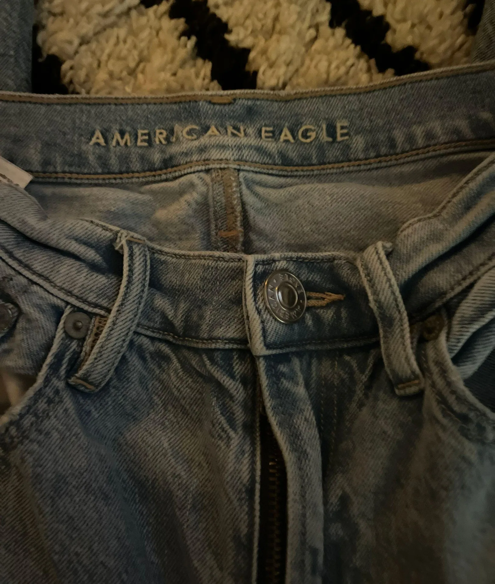 Ripped Mom Jeans - Image 5