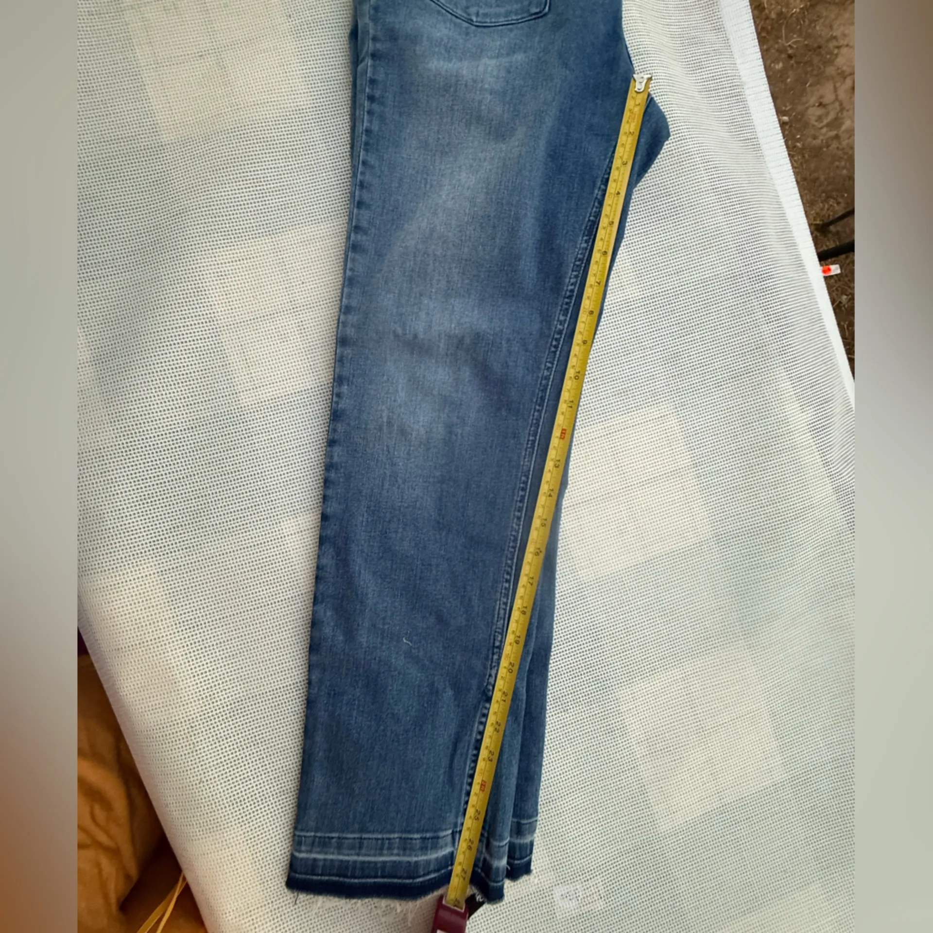 Anine Bing Women’s Cropped Blue Jeans size 30 - Image 4