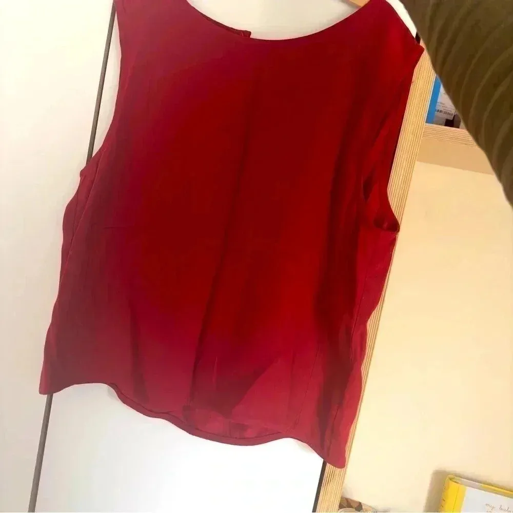 Victoria & Olivia sleeveless buttoned top color red size S made in Australia - Image 4