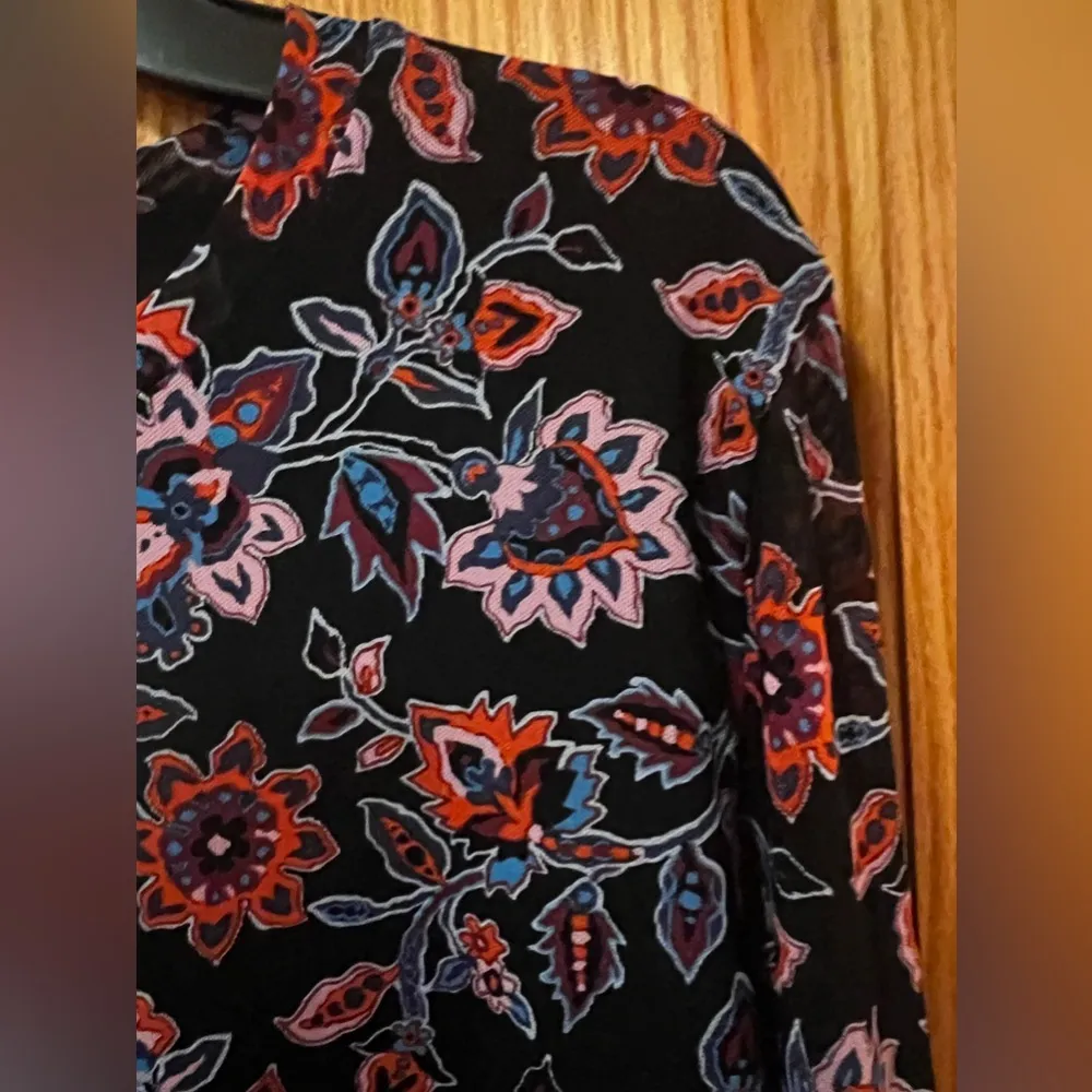 Banana Republic Long Sleeve Fitted Mesh Top in Boho Paisley Print Size Large NEW - Image 8