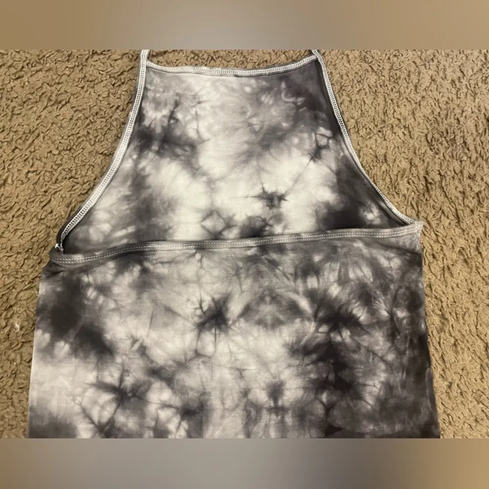 American Eagle Outfitters Cropped Halter Tank Top - Image 4