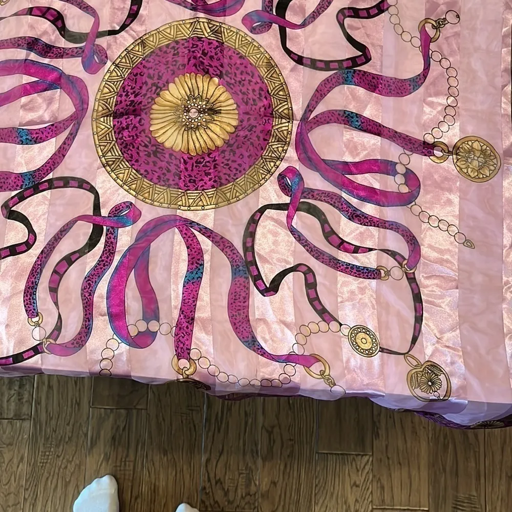 Purple Black Leopard Print Pattern Scarf Gold Tone Chains Sz 36” x 36”  Lavender - Image 10