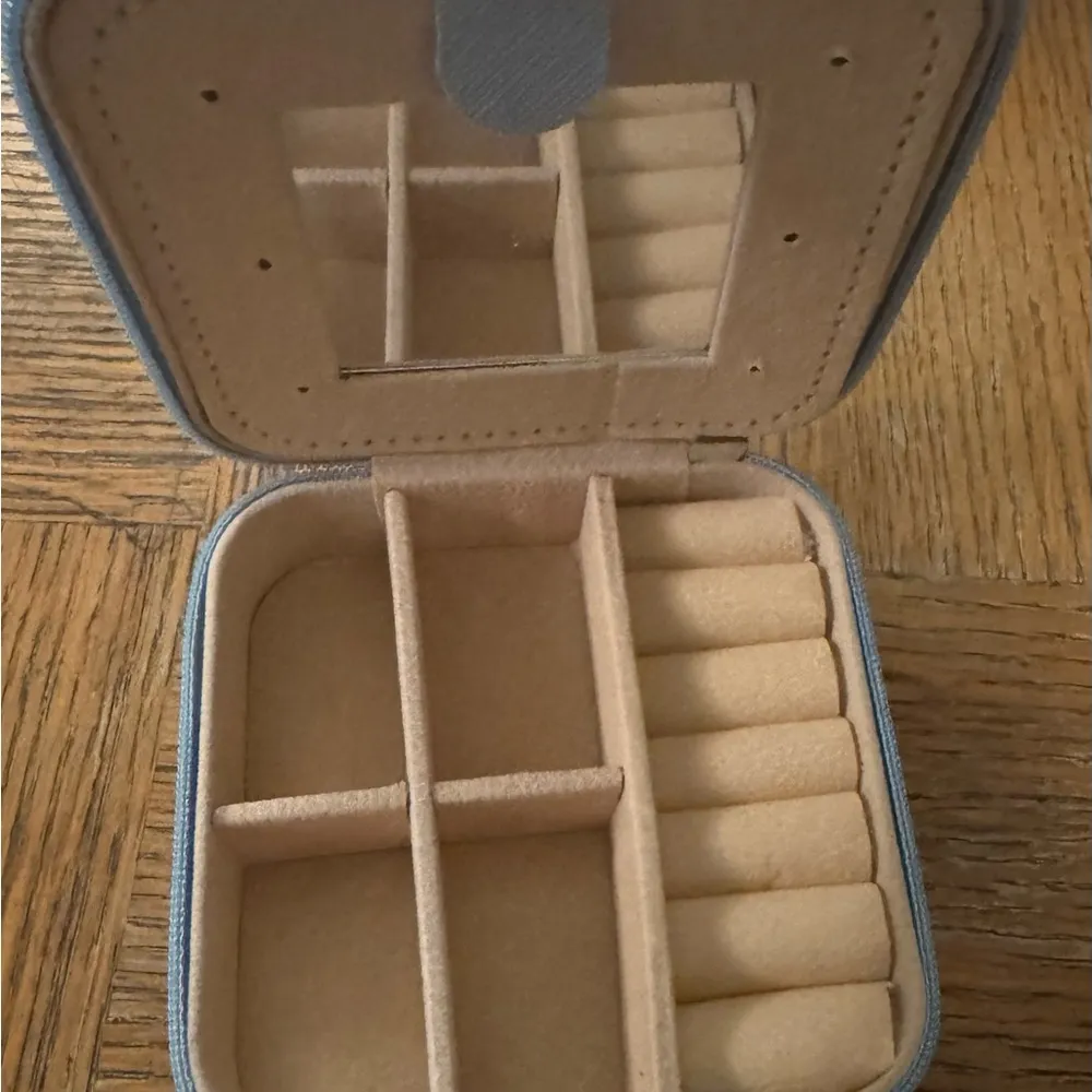 Compact Jewelry Organizer with Mirror baby blue, size 4x4 travel rings earrings Blue - Image 11