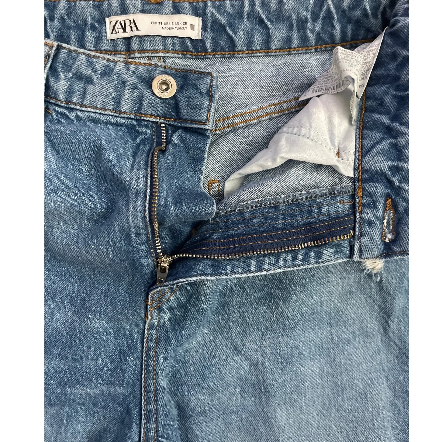 Zara Denim Ripped Mom Fit High Rise Frayed Hem Ankle Medium‎ Wash Jeans Size 6 - Image 6