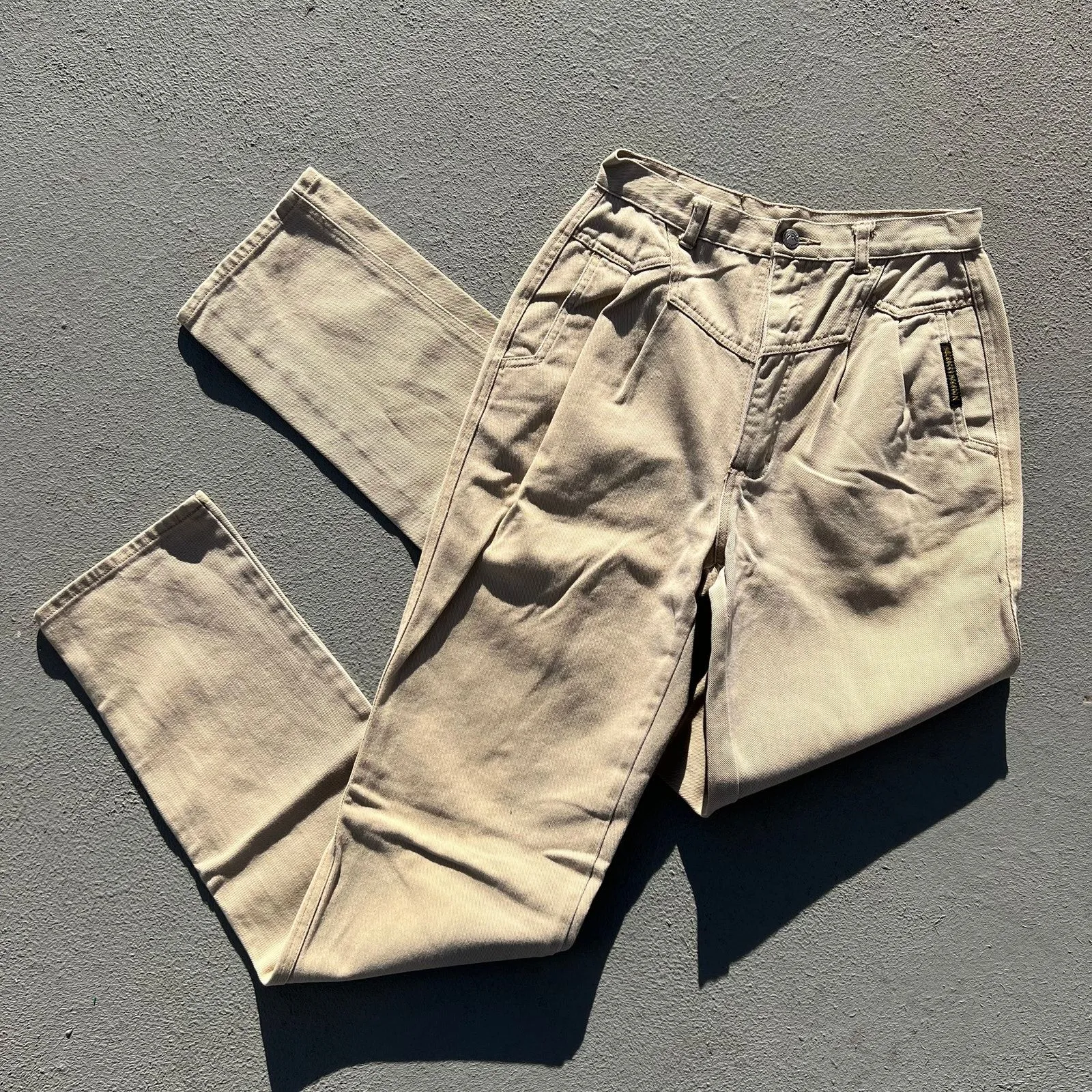 Vintage 90s Rockies tan khaki high rise bareback pleated V yoke western jeans Size 27 - Image 1