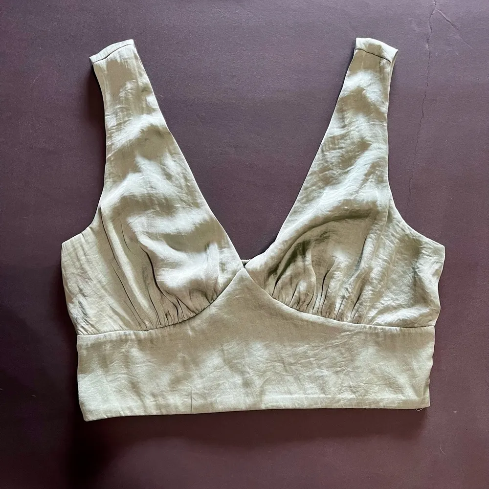 LULUS Mint Green Satin Ruched Crop Tank Top Women’s Sz M EUC Size M - Image 7