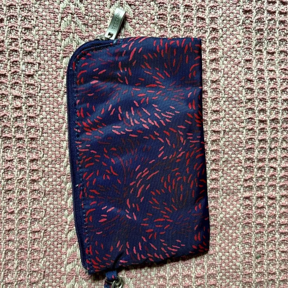 Baggallini RFID blocking blue and red print wristlet - Image 3