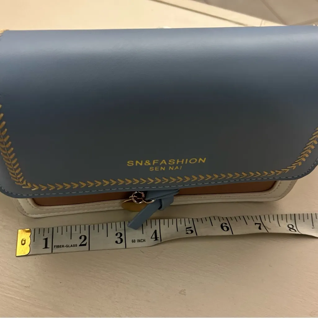 Bag Blue and White Crossbody Bag CLEAN great shape - Image 5