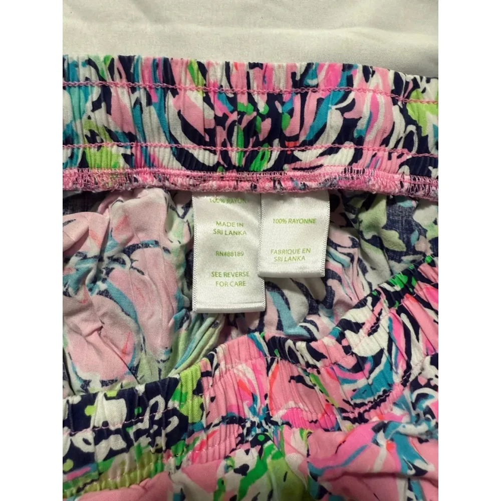 Women's Lilly Pulitzer Shorts XXS Pink Blue Floral Print - Image 4
