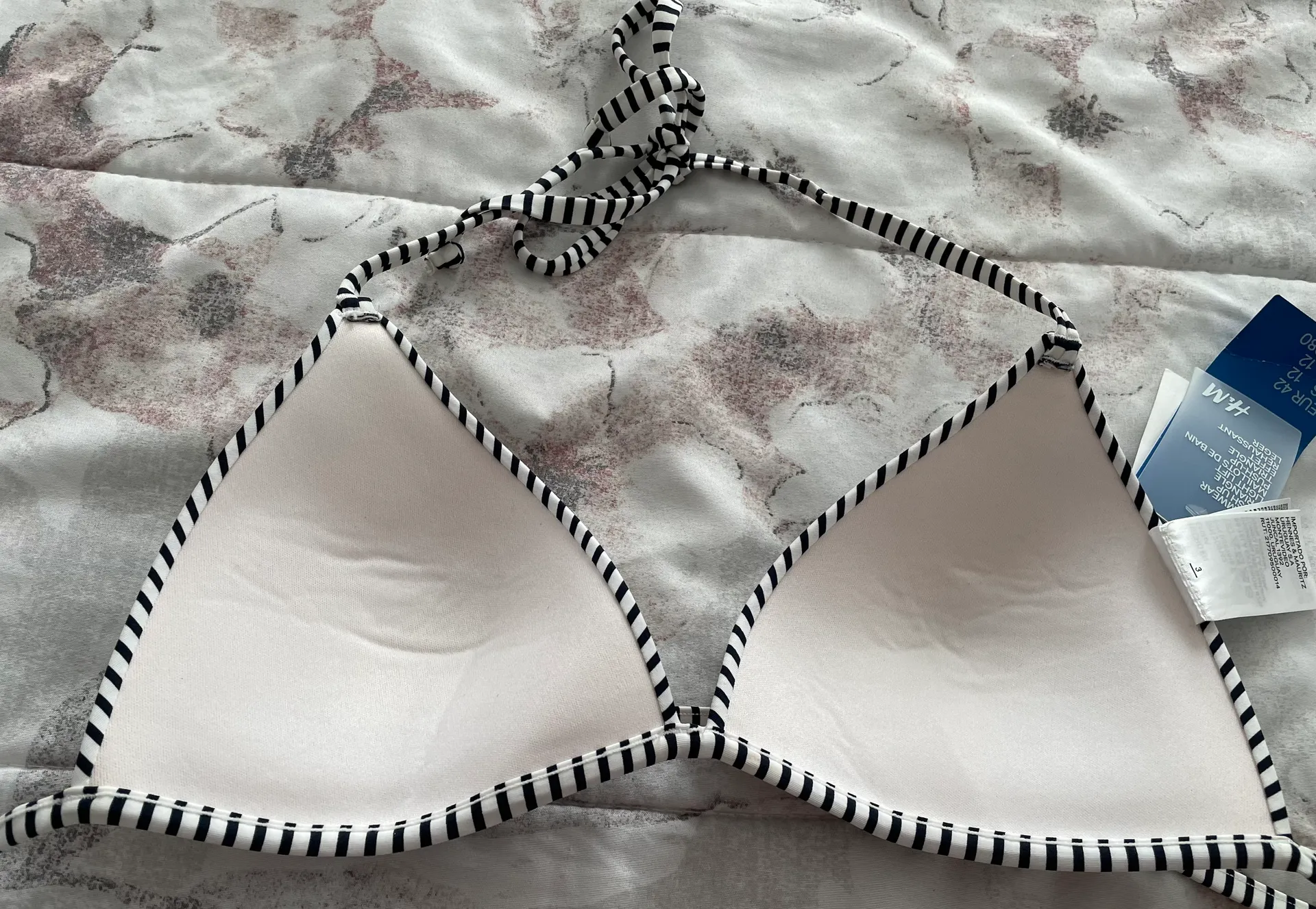 NWT  Striped Black and White Push-up Triangle Light Lift Bikini Top, size 12 - Image 11