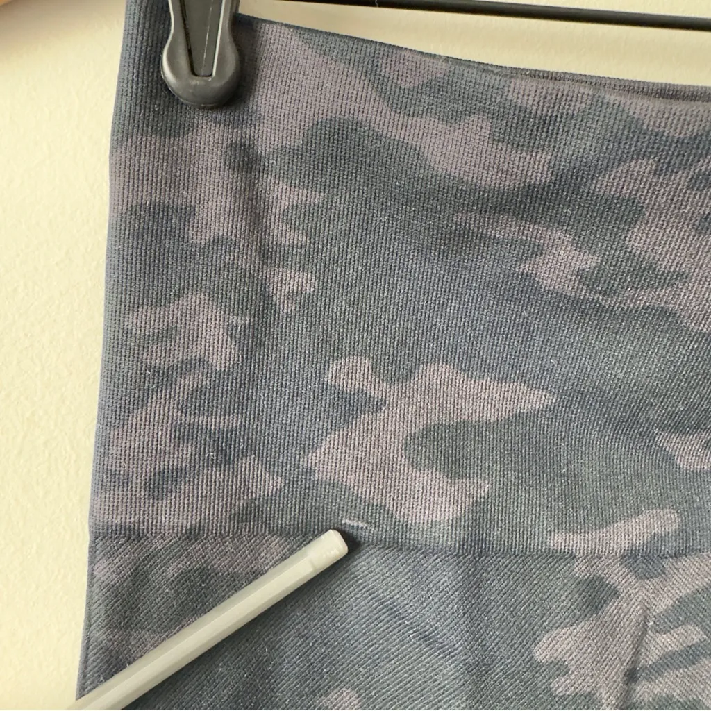 Spanx Seamless Camo High-Waisted Leggings Gray Ankle Casual Athletic Activewear - Image 4