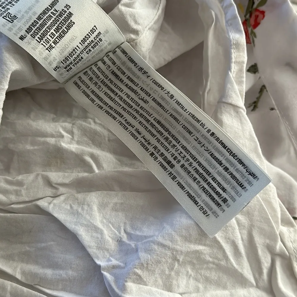 A&F white floral puff sleeve dress - Image 5