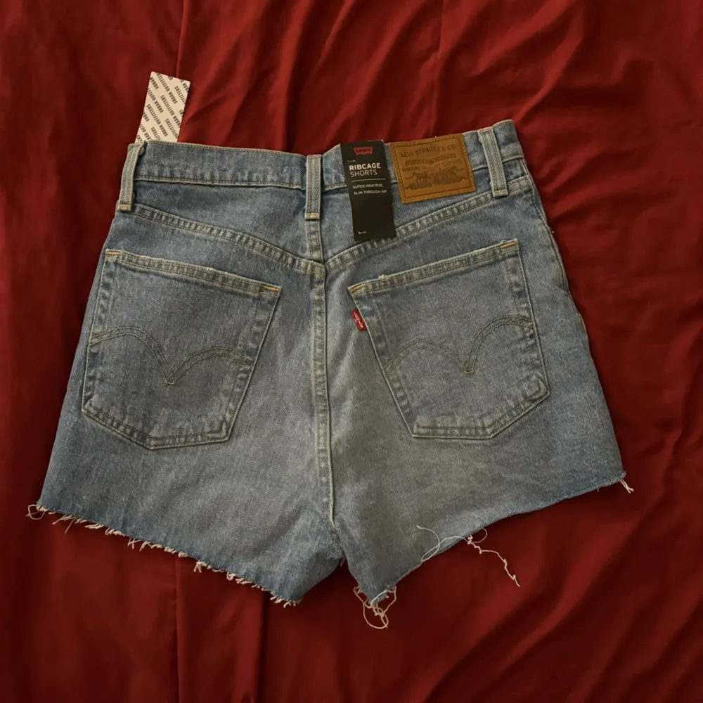 Levi's Levi’s Ribcage Ripped Shorts - Image 4