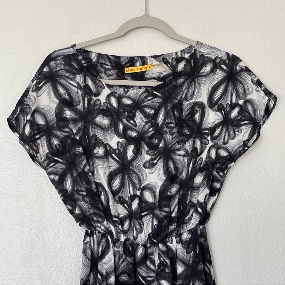Alice + Olivia Aria Blouson Silk Abstract Floral Black/White Dress Size XS - Image 3