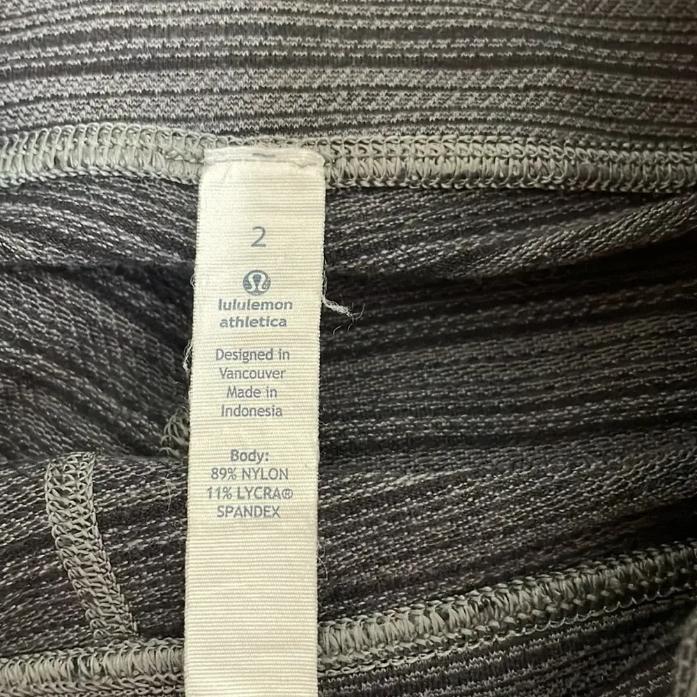 Lululemon Wunder Under Crop II Textured‎ Stripe Slate Deep Coal size 2 - Image 7