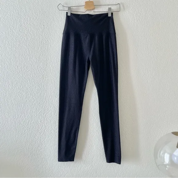 Beyond Yoga Caught in the Midi High Waist Leggings in Snake Jacquard - Image 5