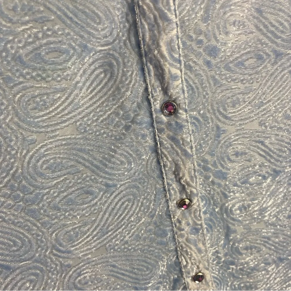 Wrangler Size Large Powder Blue Rinestone Snap Down Shirt Velvet Burn Out Top - Image 4