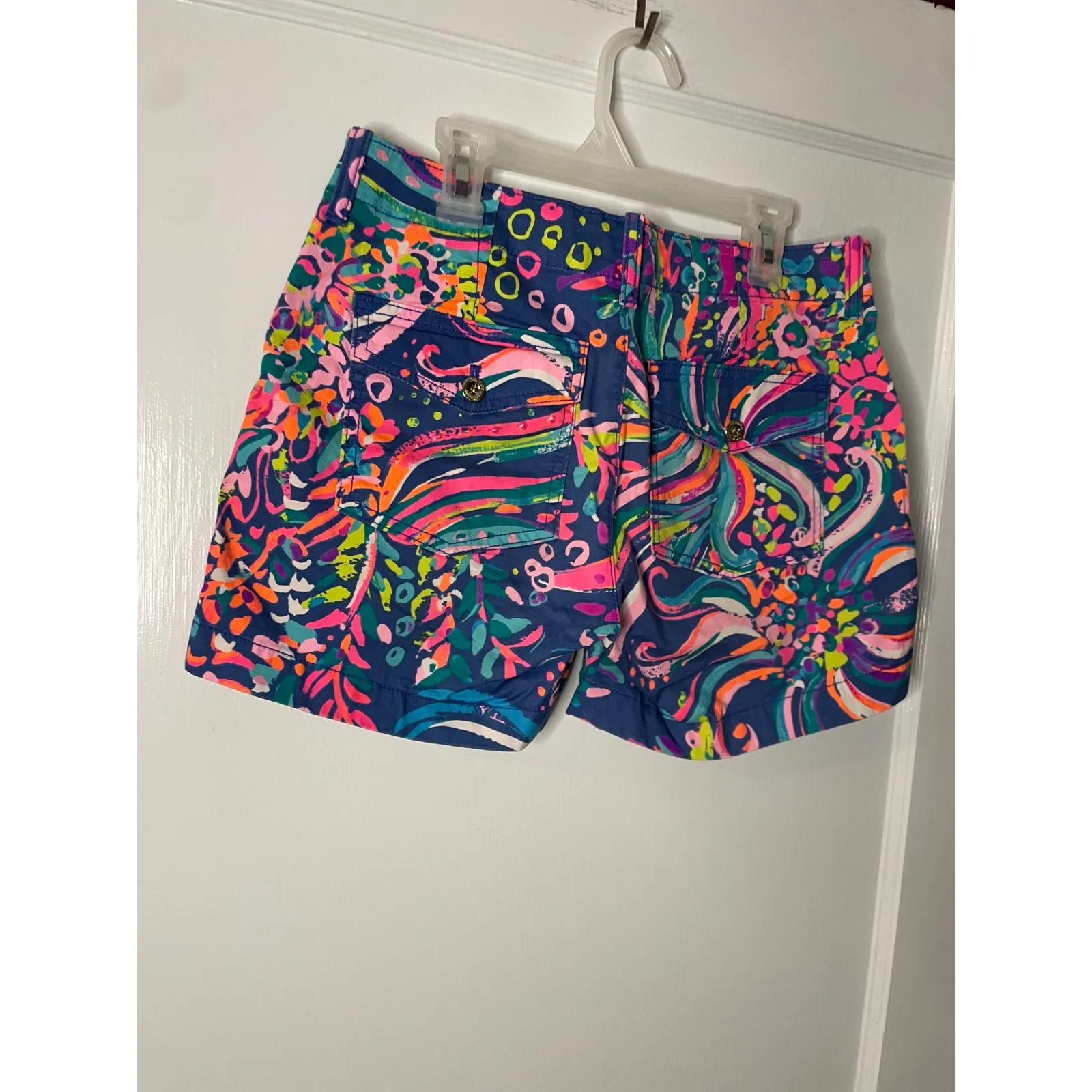 Lilly Pulitzer Shorts Size 2 Colorful Floral Print Casual Summer Beach - Image 2