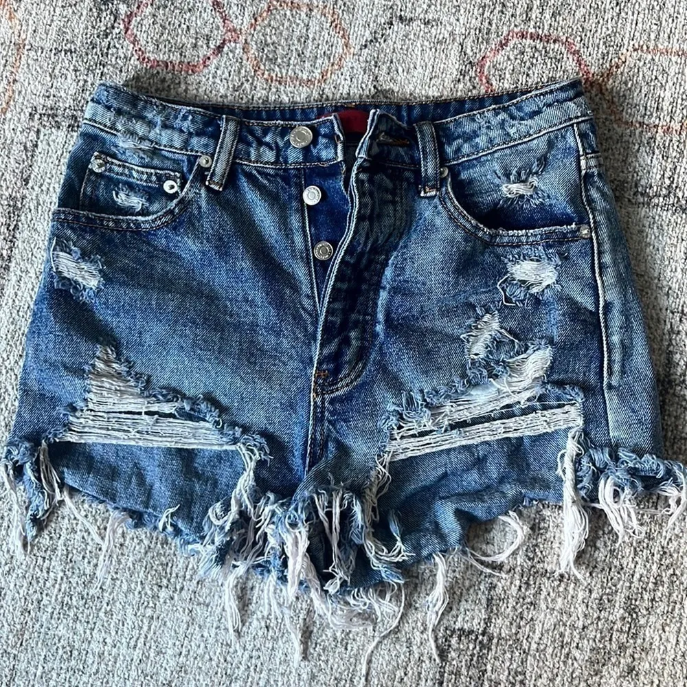 SIGNATURE8 Jean shorts cut off Distressed small - Image 8