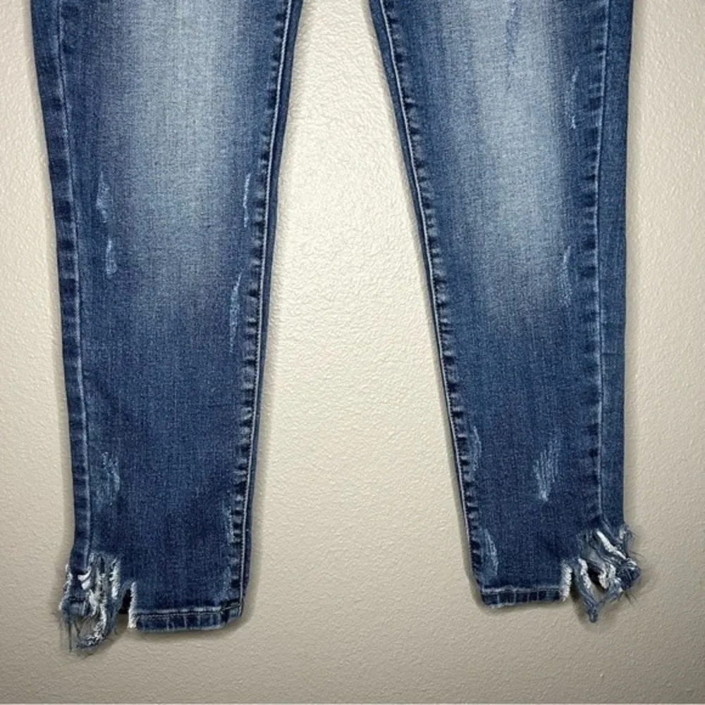 Kancan Valerie mid rise ankle frayed hem skinny stretch jeans women's size 27 - Image 5