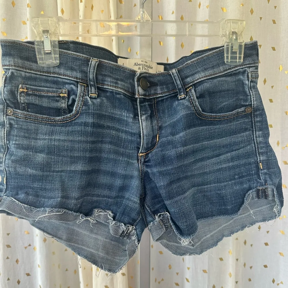 Abercrombie & Fitch Women's 5 Pocket Cuff Raw Hem Medium Wash Denim Shorts 4 27 - Image 2