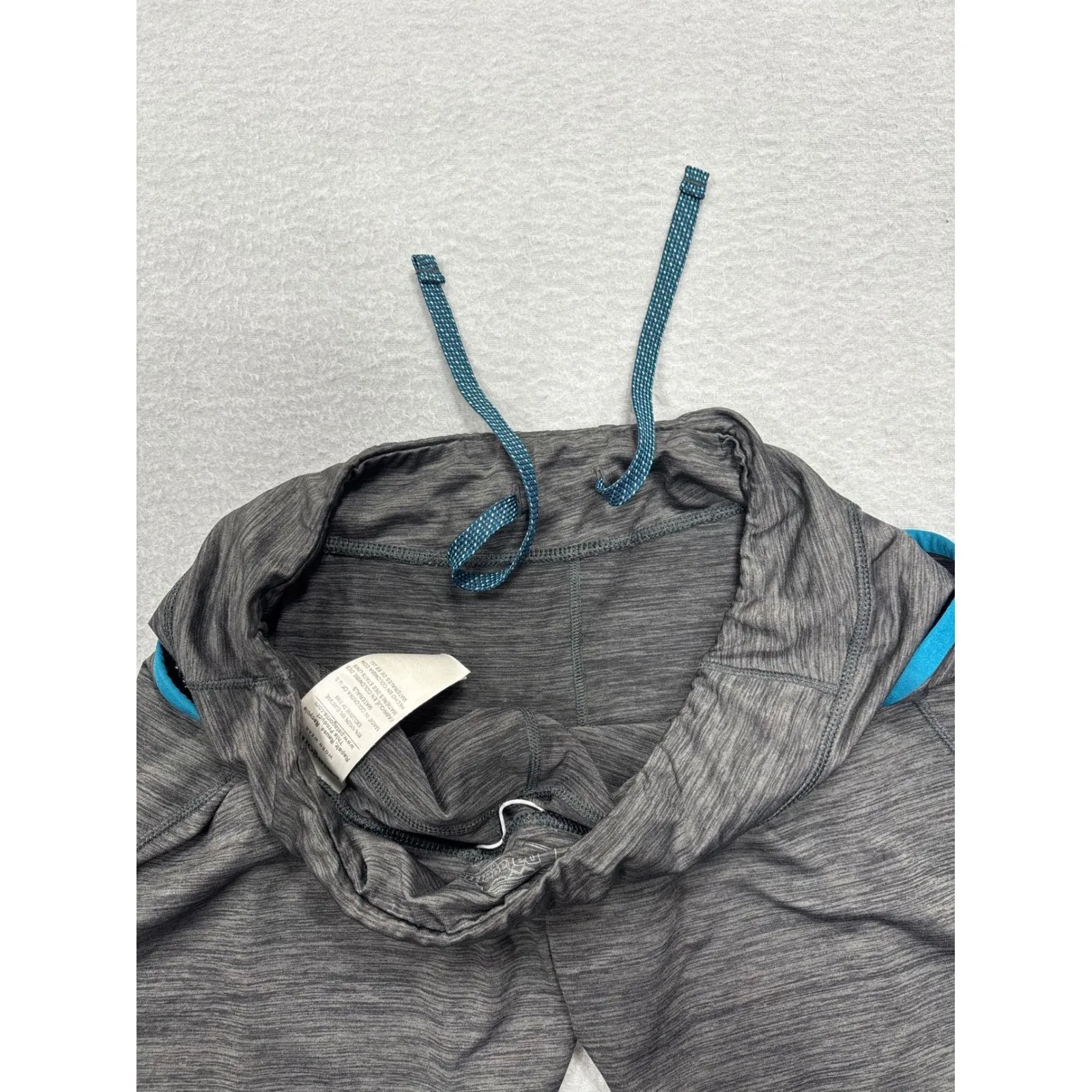 Patagonia Small Women's Diversifly Capris Dark Heathered Gray Capris Pants - Image 11