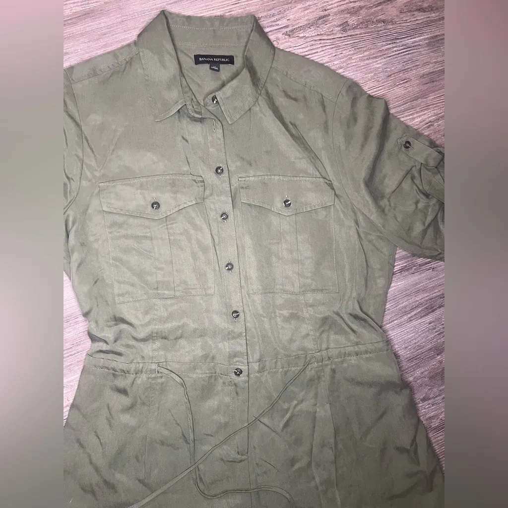 Banana Republic Olive Button-Down Shirt - Image 3