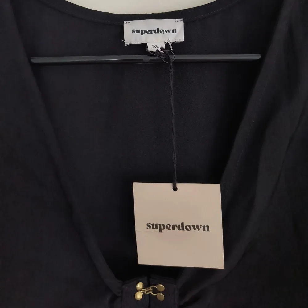 Superdown Black  Charlie Crop Top XL - Image 4