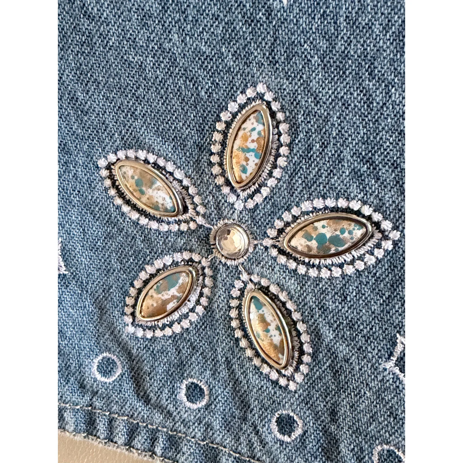 Denim & Co. Studded Flower Button Front Shirt size Medium - Image 6