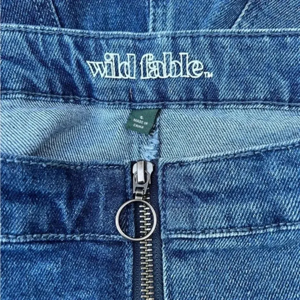 WILD FABLE Target Two Toned Denim Mini Skirt Raw‎ Frayed Hem Women's Size 6​​ - Image 4