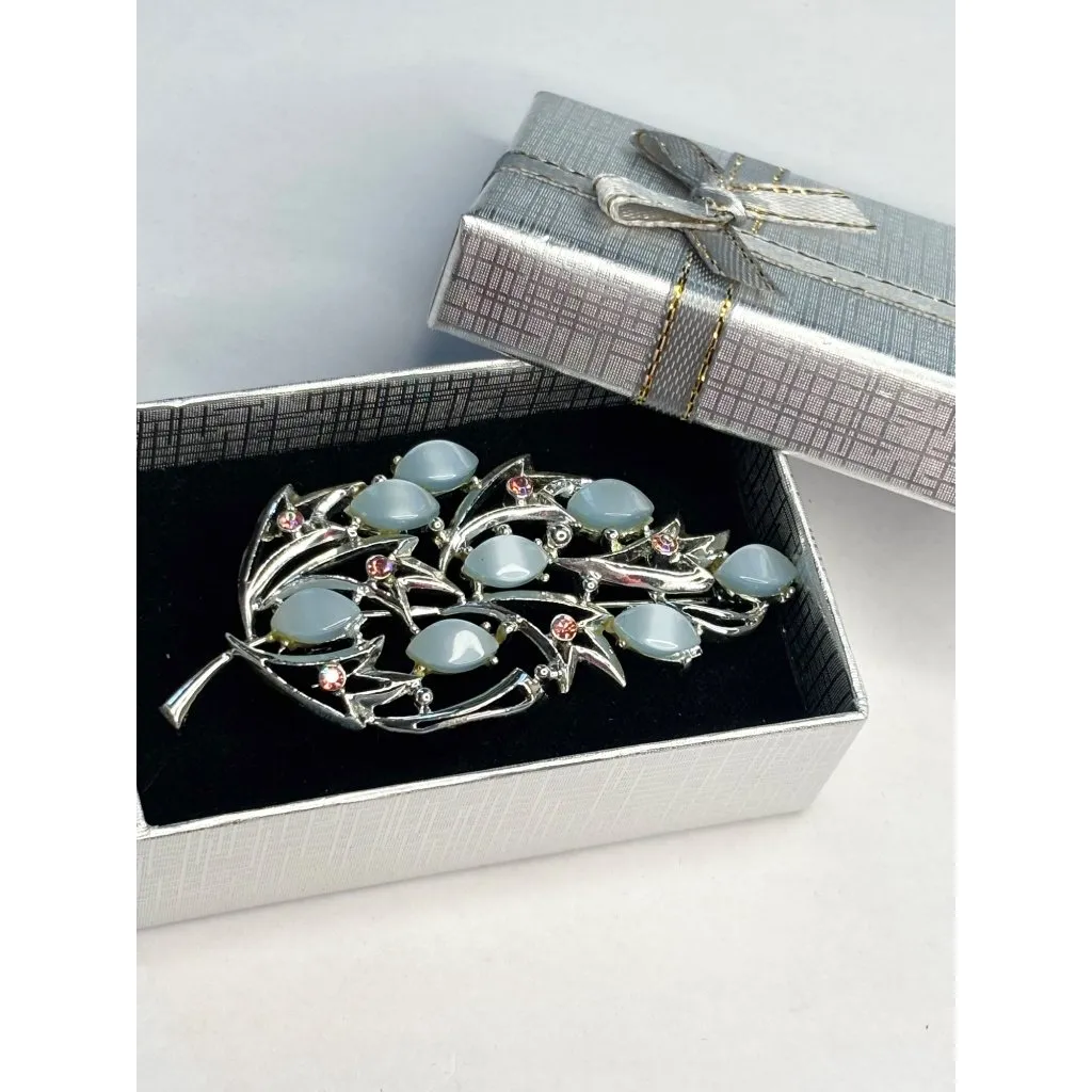 Vintage Parue Blue & Silver Leaf Brooch With Blue Cabochons & Pink Rhinestones - Image 2