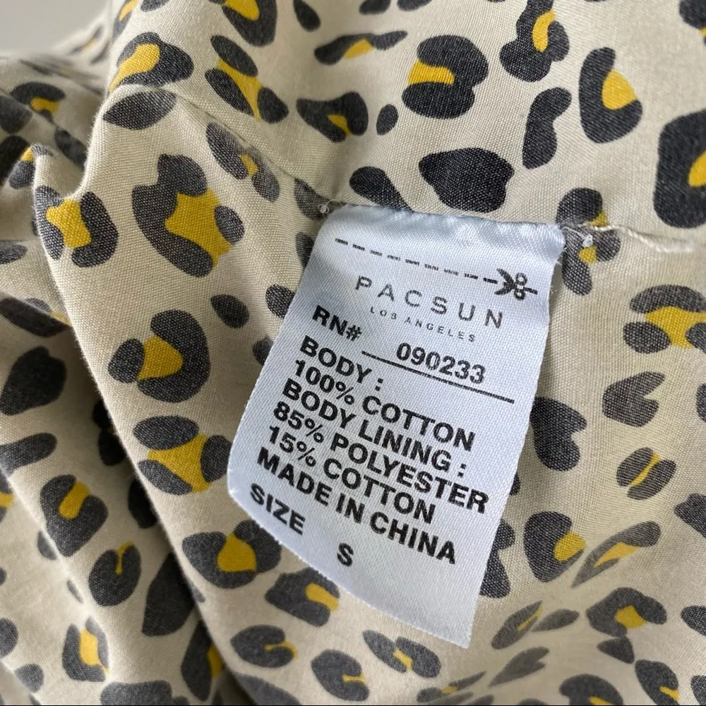 Pacsun Distressed denim Jean jacket Size Small S w/ Cheetah leopard lining - Image 10