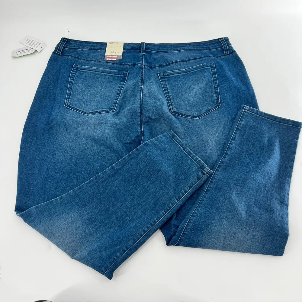 Style & Co Curvy Skinny Mid Rise Jeans in Exile Wash Size 24W NWT - Image 3