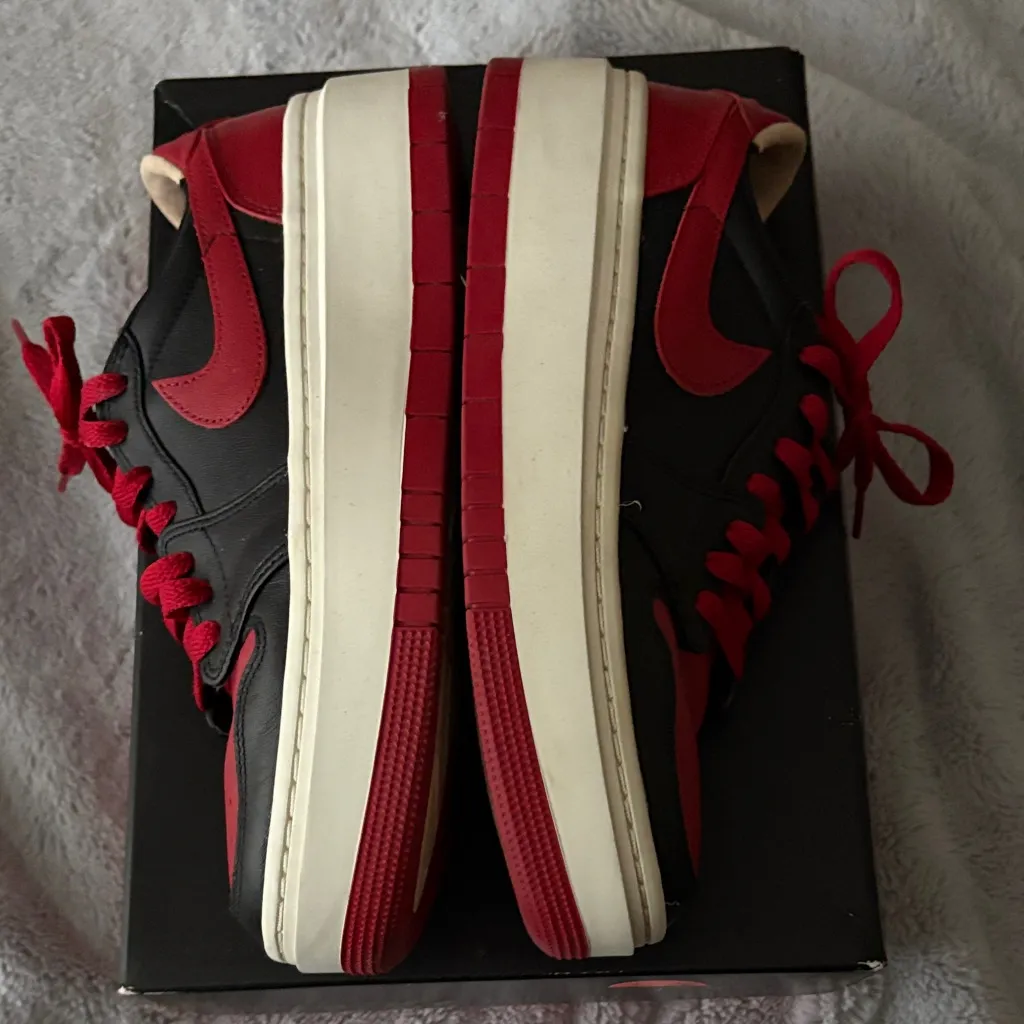 EUC Women’s Air Jordan 1 Elevate Low SE in Bred Size 9 - Image 8
