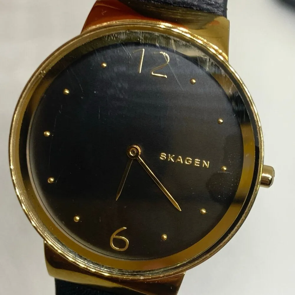 SKAGEN SKW2370 Freja 34 mm gold tone case bezel Women's Watch running - Image 3