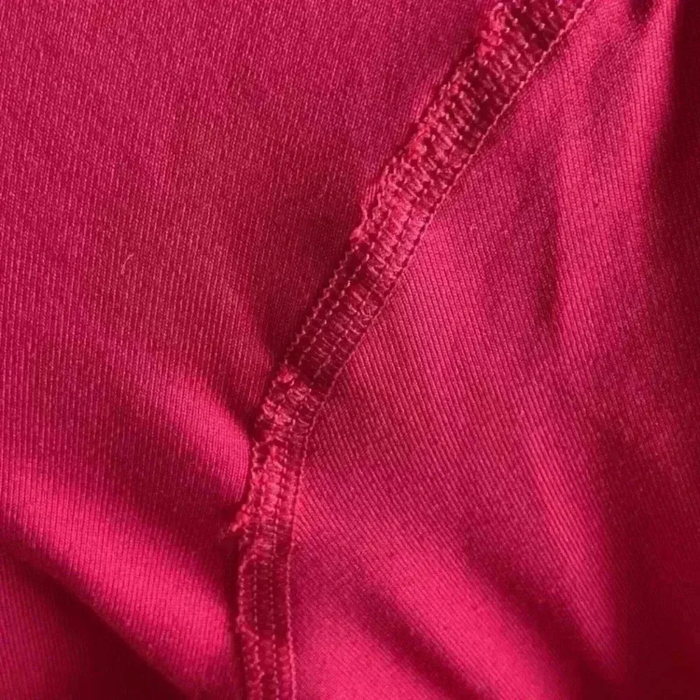 Nike pro dri-fit reddish pink sports jacket in size medium - Image 3