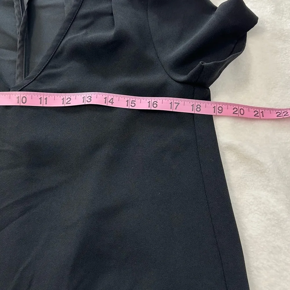 Trina Turk Floramaria Cut-out Shoulder Black Short Sleeve Boxy Blouse - Image 4