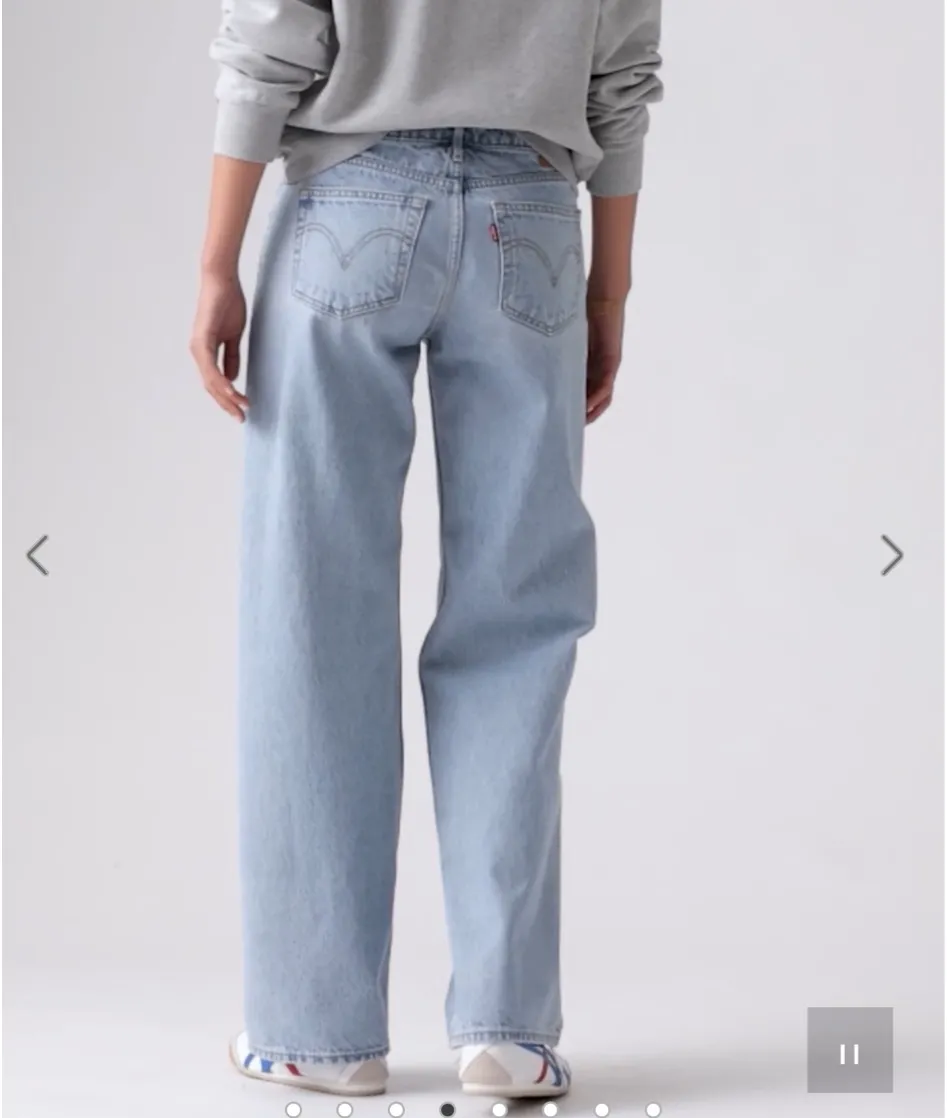 Low Loose Levi’s Women’s Jeans - Image 5