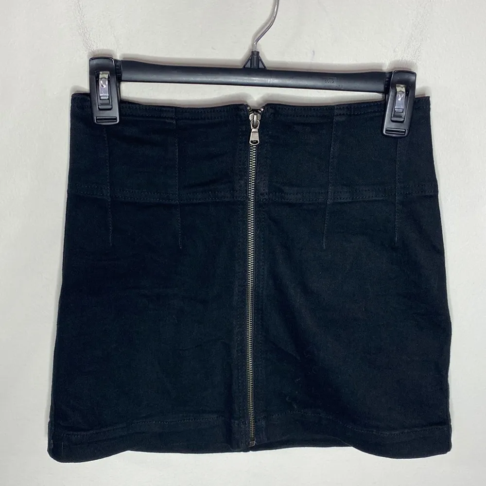 Free People Virgo High Waisted Front Zipper Denim Mini Skirt in black size 26 - Image 2