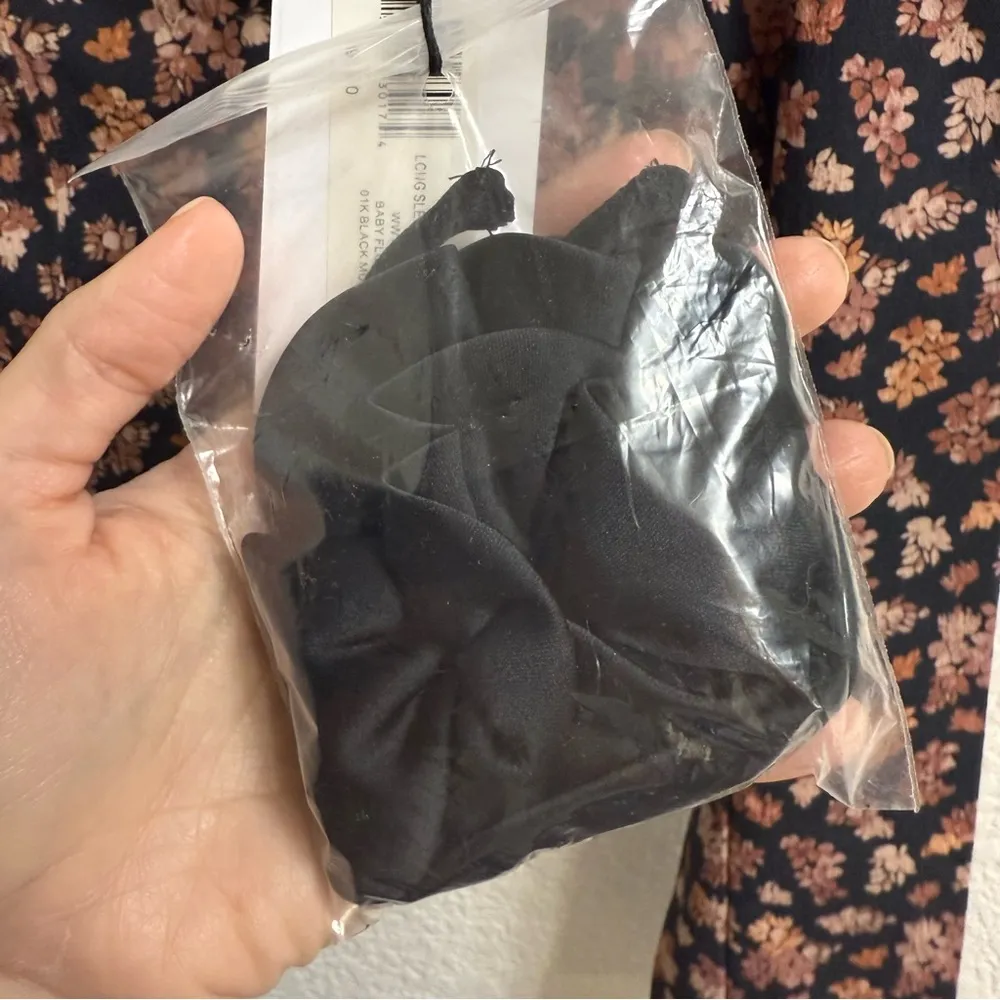 WeWoreWhat Long Sleeve Corset Top in Baby Floral Black Multi
size 6 BNWT - Image 5