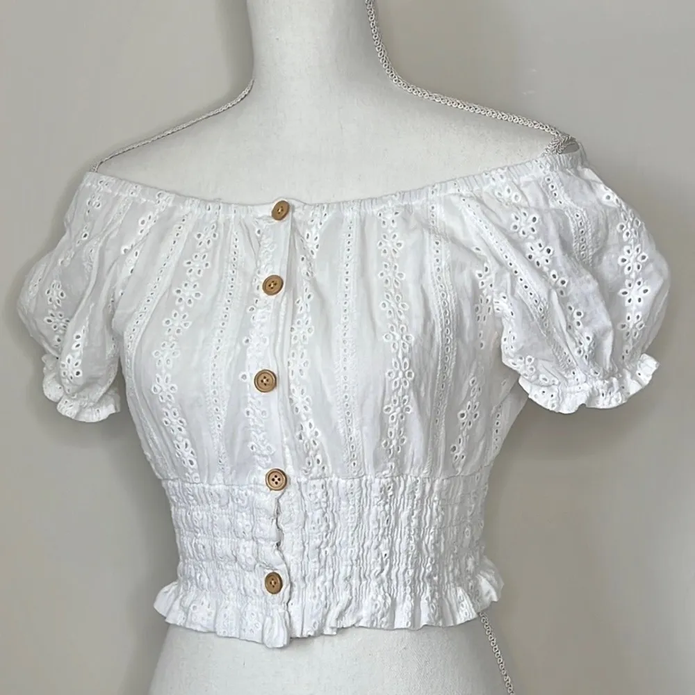 🔥 3/$30 Eyelet Lace Top White Size M - Image 2