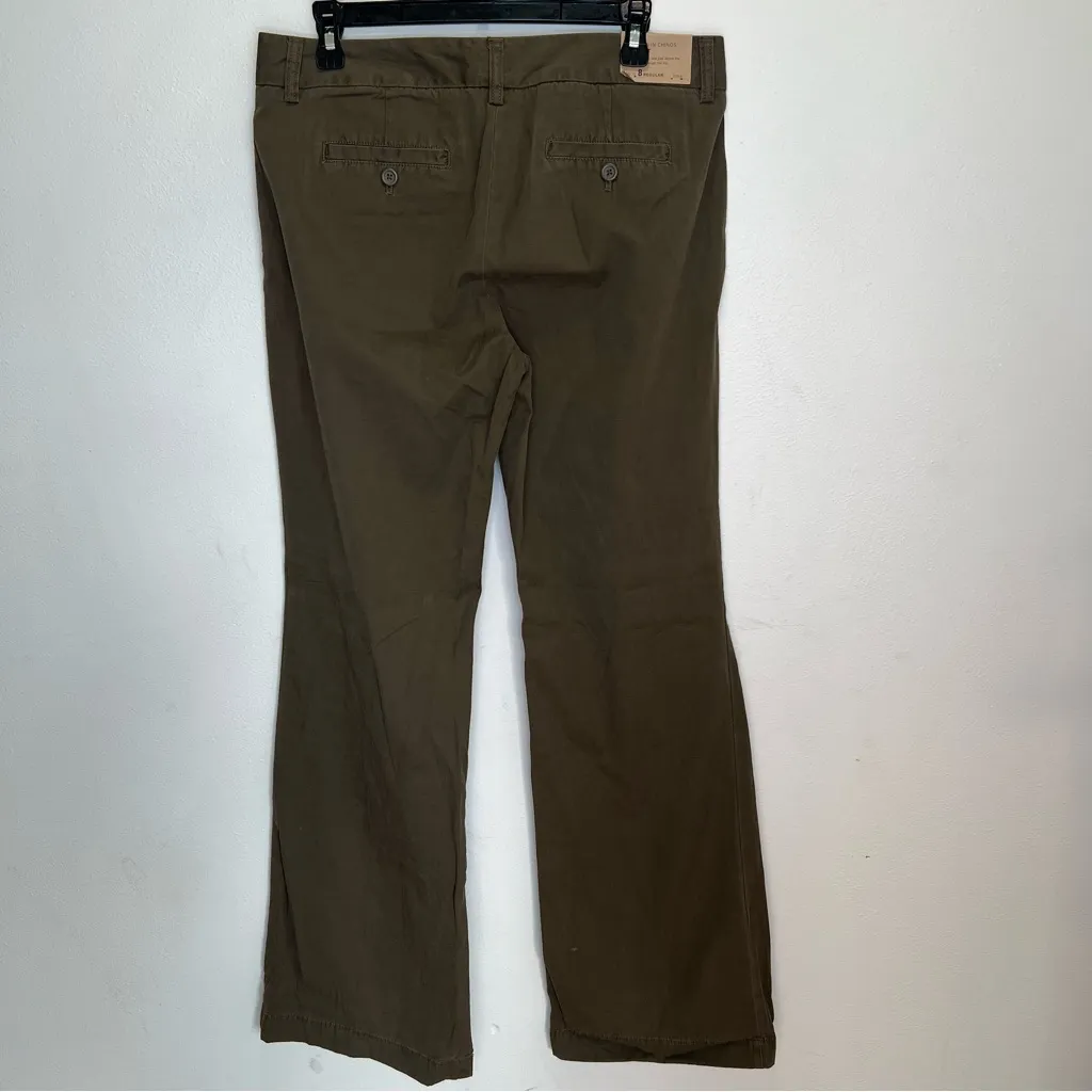 J. Crew Olive Green Broken in chinos city fit size 8 regular - Image 4
