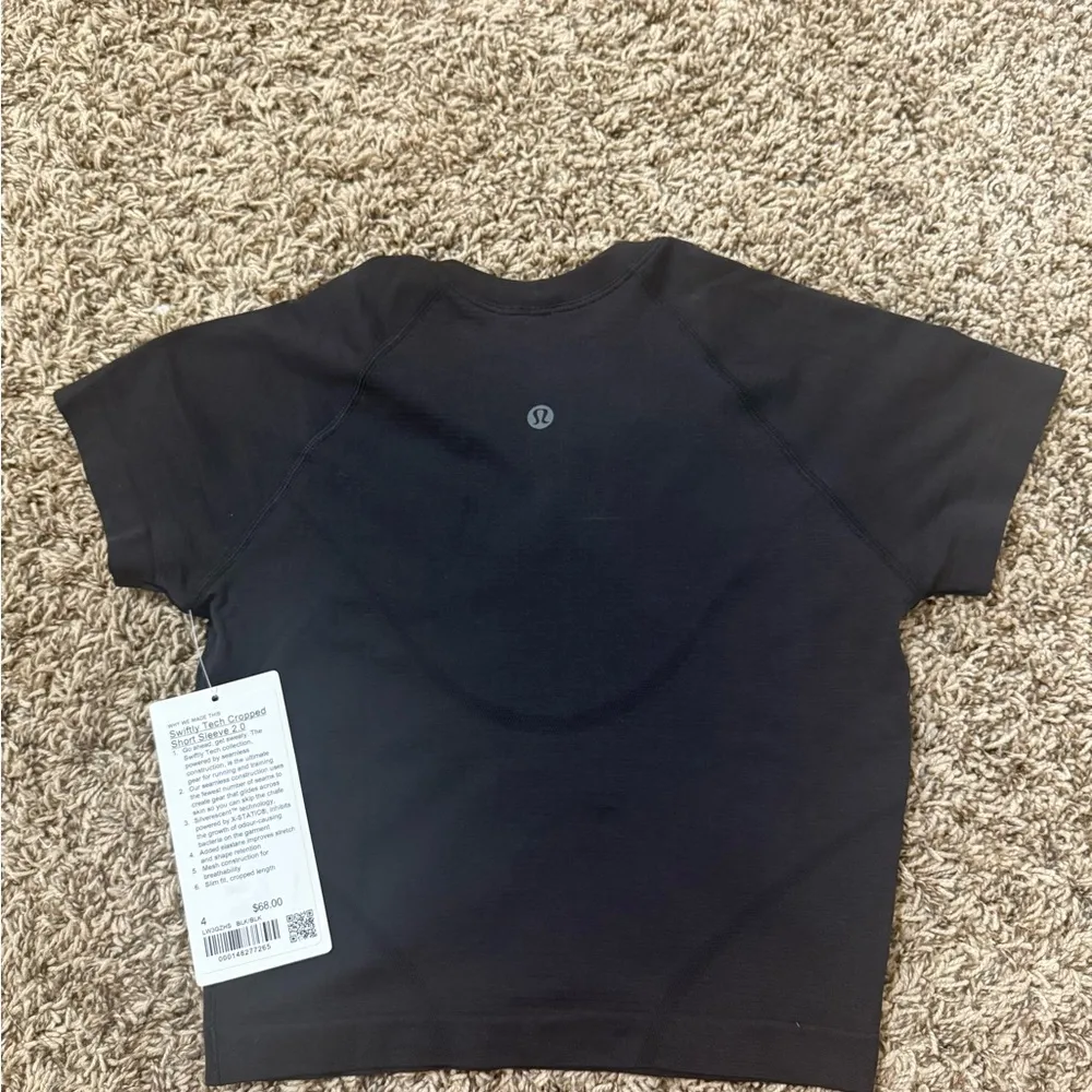 Lululemon Athletica Black Crop Fitted Short Sleeve Tee - Image 2